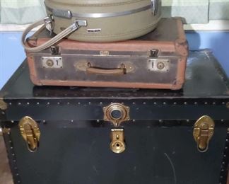 "Forest Hills Treasures" in Augusta, GA. Closing 8pm Mon 6/19. Pickup is Tue 6/20 from 2-6p. Please click here to see more photos, descriptions, and current bids: https://ctbids.com/estate-sale/22139