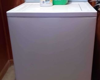 "Forest Hills Treasures" in Augusta, GA. Closing 8pm Mon 6/19. Pickup is Tue 6/20 from 2-6p. Please click here to see more photos, descriptions, and current bids: https://ctbids.com/estate-sale/22139