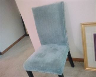 VINTAGE CHAIR