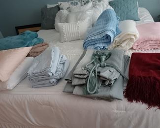 LINENS, BLANKETS, DRAPES