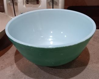 PYREX BOWL HAS SCRATCHES