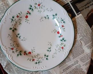 PFALTZGRAFF   CHINA SET