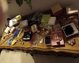 GOOD COSTUME JEWELRY