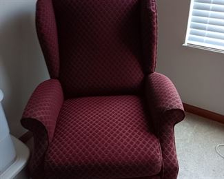 VERY  NICE CLEAN CHAIR