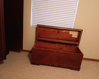 LANE CEDAR CHEST