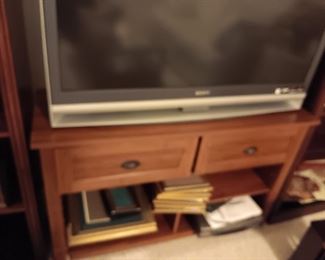 TV TABLE/STAND