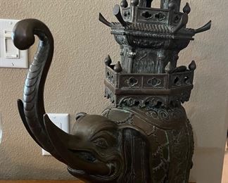 Bronze elephant