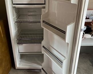 Sanyo medium size refrigerator