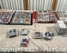 wlarge collection of football and baseball cards2851 t