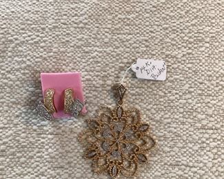 Two-tone earrings w/diamonds, 14k gold and diamond pendant