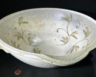 Gorgeous stoneware batter bowl
Diameter 12”