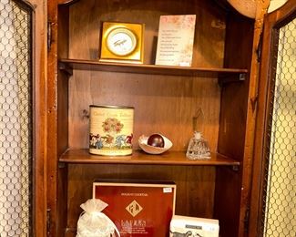 Vintage wall mount curio cabinet (Could also be used tabletop)