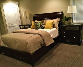 Thomasville Bedroom Set in Perfect Condition!