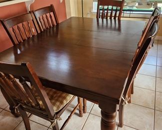 Modern Table and 6 Chairs