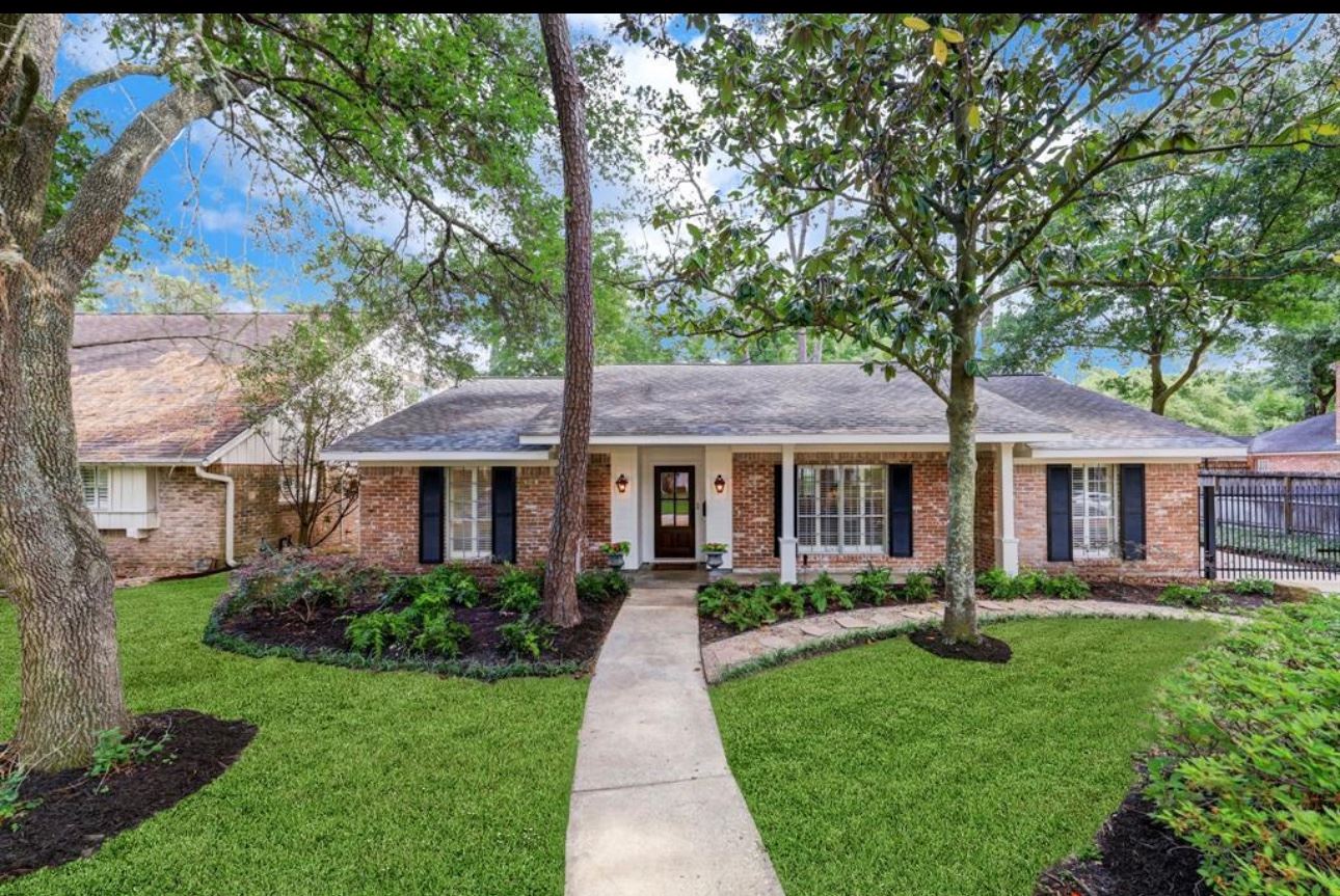 Briargrove Park Sale in Houston, TX starts on 6/23/2023