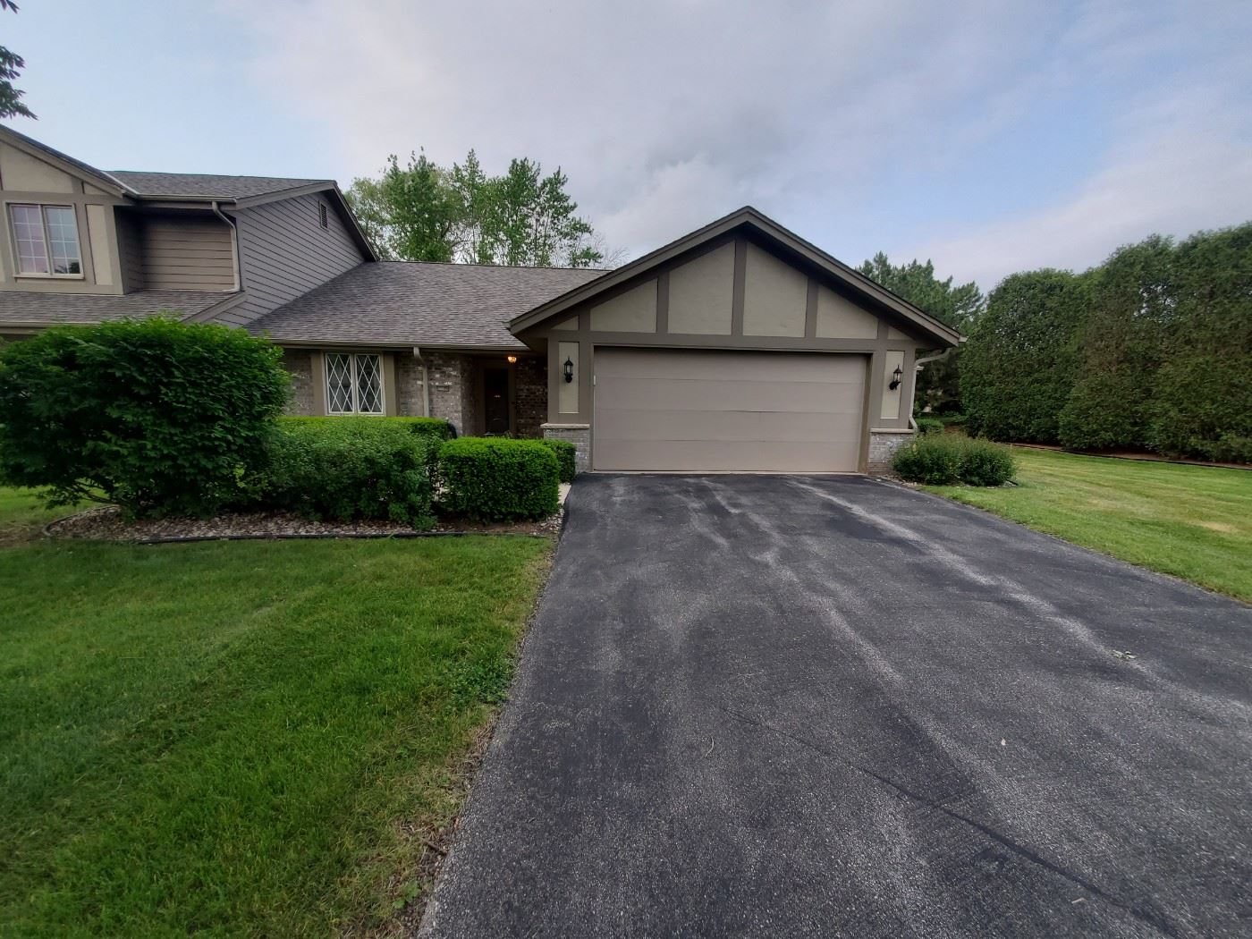 Brookfield Estate McM Furniture, Antiques,... starts on 6/28/2023