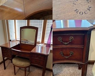 Table Rock brand Collapsible Vanity & Stool