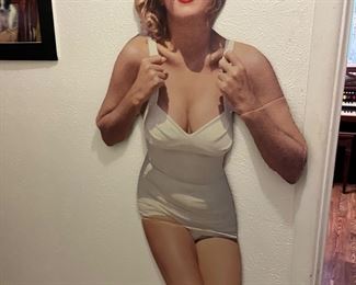 Marilyn Monroe cardboard cutout
