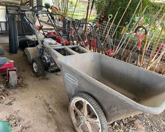 Rubbermaid yard cart wheel barrow