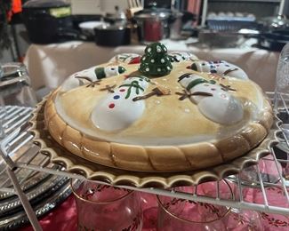 Christmas pie carrier with snowmen