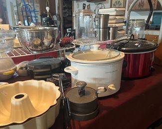 crock pots and bundt pan