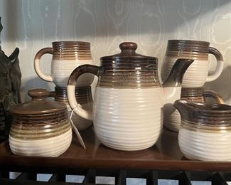 tea set pottery