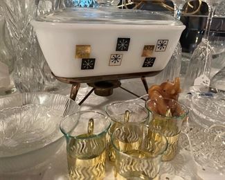 Pyrex casserole warmer