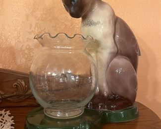 cat figurine
