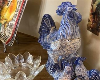Chicken cookie jar w salt and pepper shakers 