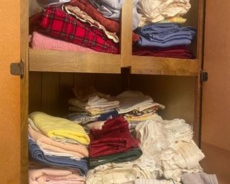 Towels, blankets, comforter sets, sheet sets, kitchen towels