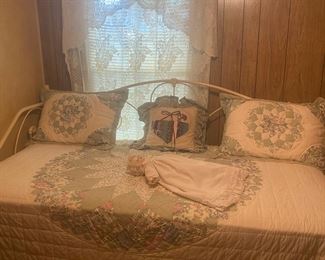 Day bed w mattress and comforter set