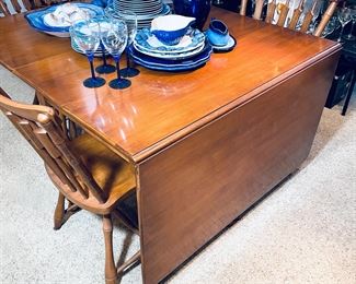 Pennsylvania House drop leaf dining table and 6 chairs