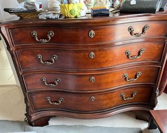 4 Drawer Henredon Dresser
