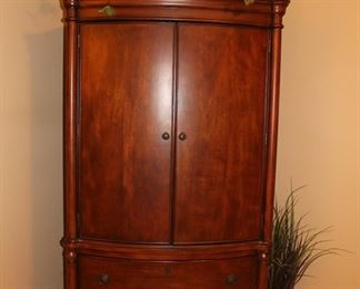 Davis armoire
