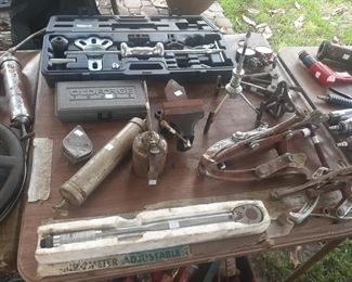 Pulley wheel pullers & tools