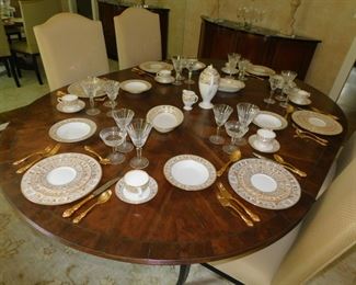 WEDGWOOD FLORENTINE GOLD SERVICE FOR 14 