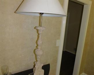 LUCITE BASE DECORATOR LAMP
