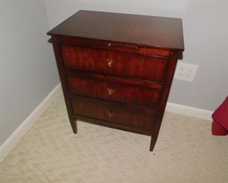 HENREDON ACQUISITIONS MAHOGANY NIGHT STAND
