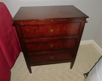 HENREDON ACQUISITIONS MAHOGANY NIGHT STAND