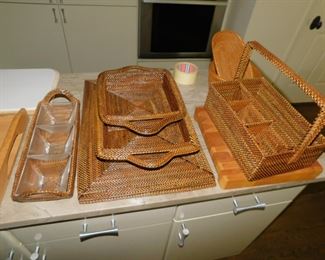 BASKETS AND PLACE MATS