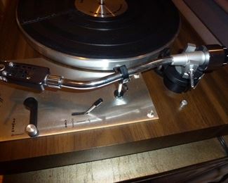 MARANTZ TURNTABLE