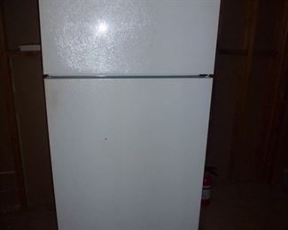 HOTPOINT REFRIGERATOR