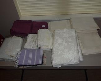 SFERRA & WILLIAM SONOMA FINE LINENS