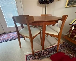 Mid Century Teak Dining Table with 4 Dining Chairs