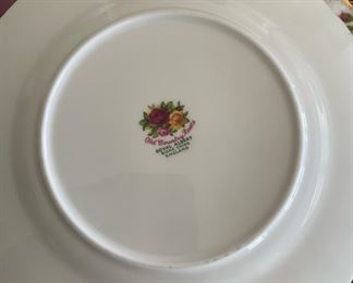 Royal Albert - Old Country Roses - Set of China