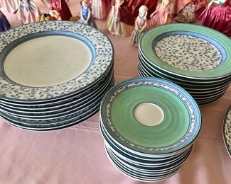 Mikasa Susanne China/Dinnerware Set