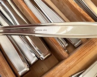 Oneida Silverware Set