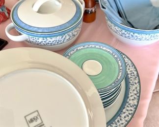 Mikasa Susanne China/Dinnerware Set