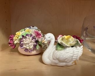 Thorley Bone China Swan With Flowers