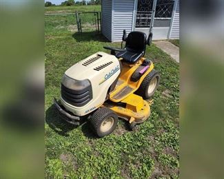 LOT 19 CUB CADET
